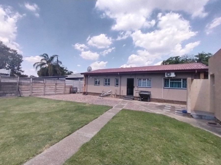 3 Bedroom Property for Sale in Bodorp North West